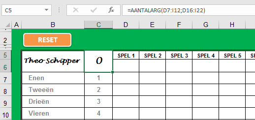 Yahtzee formulier: selecteer cel C2, kopieer deze formule in de formulebalk en druk enter.